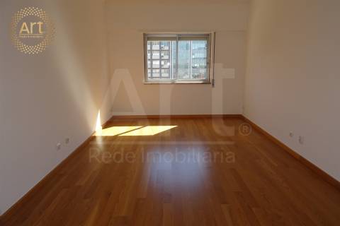 Apartamento T5 Arrendamento em Areeiro,Lisboa