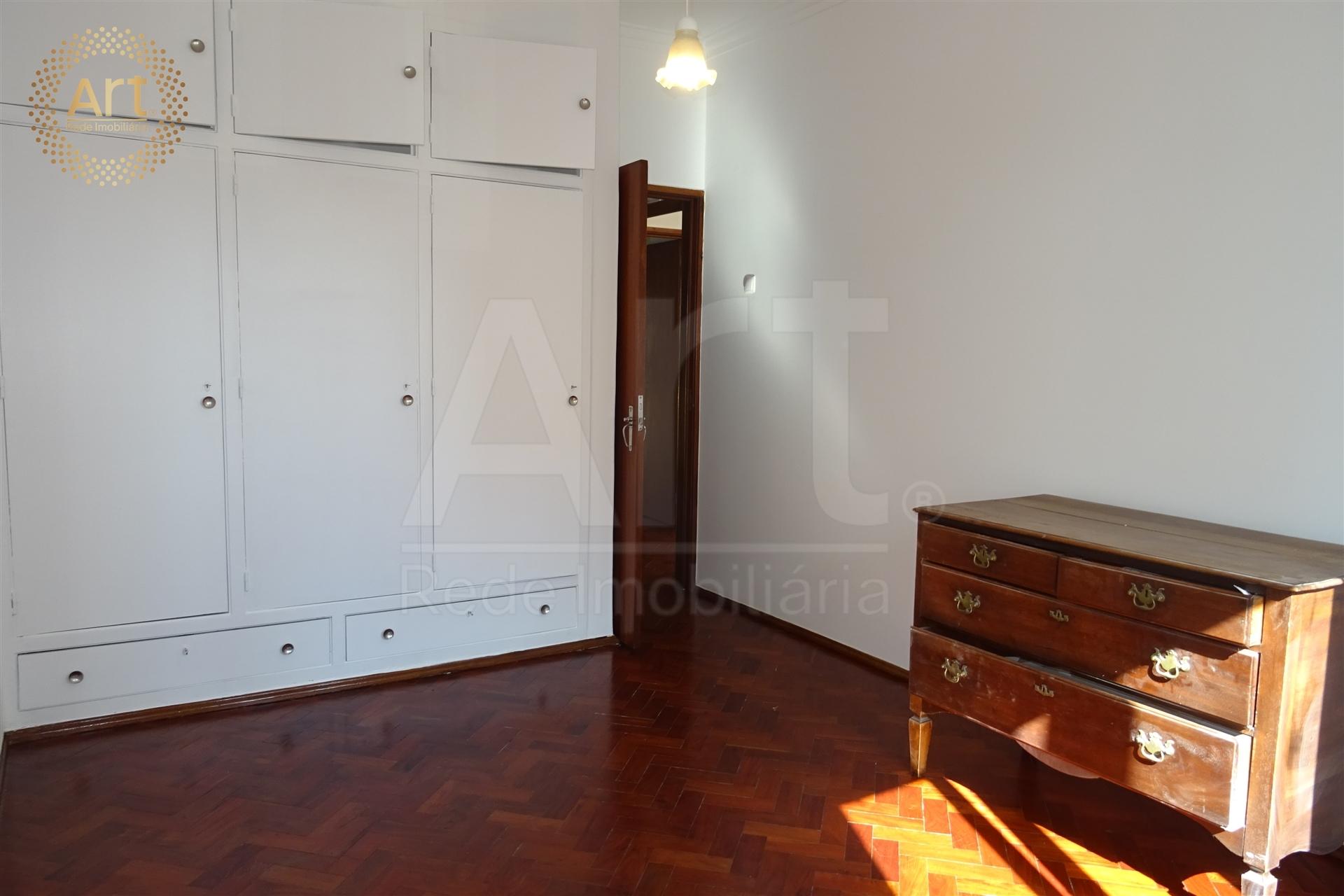 Apartamento T4 Arrendamento em Alfragide,Amadora