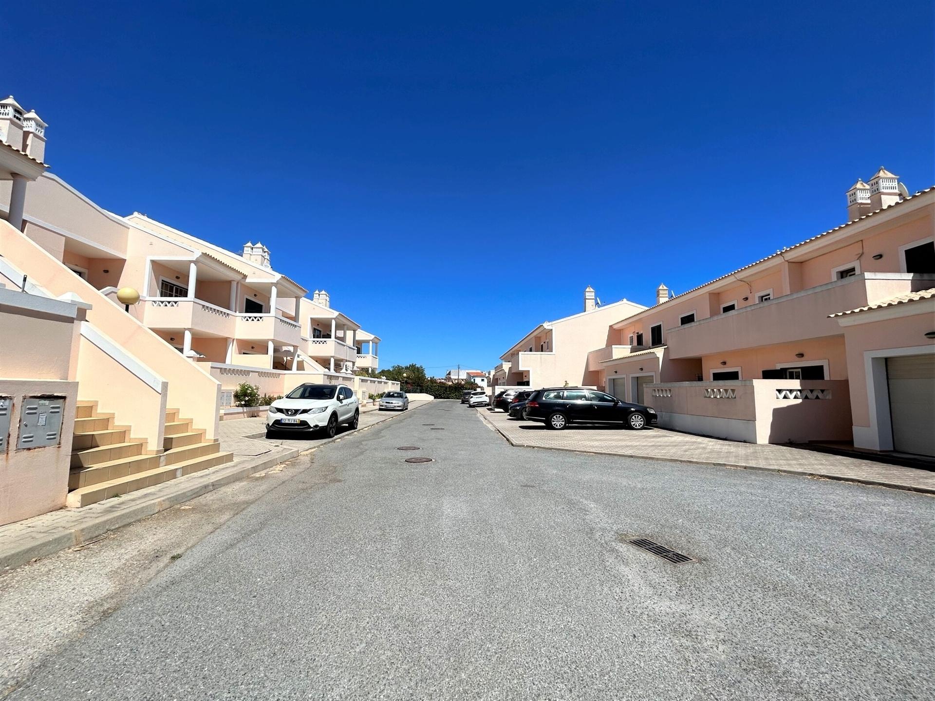 Moradia Geminada T3 Venda em Ferreiras,Albufeira