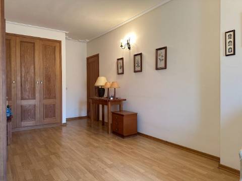 Apartamento T4 Venda em Faro (Sé e São Pedro),Faro