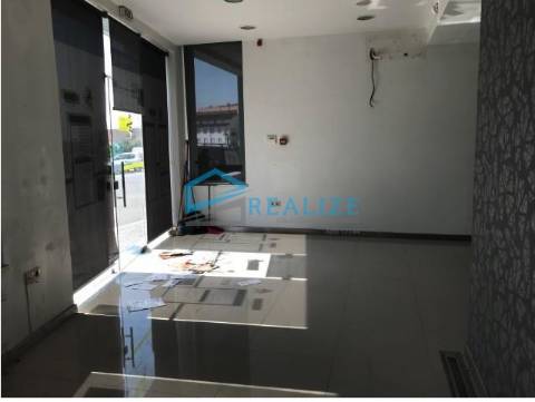 Loja comercial em Valpaços