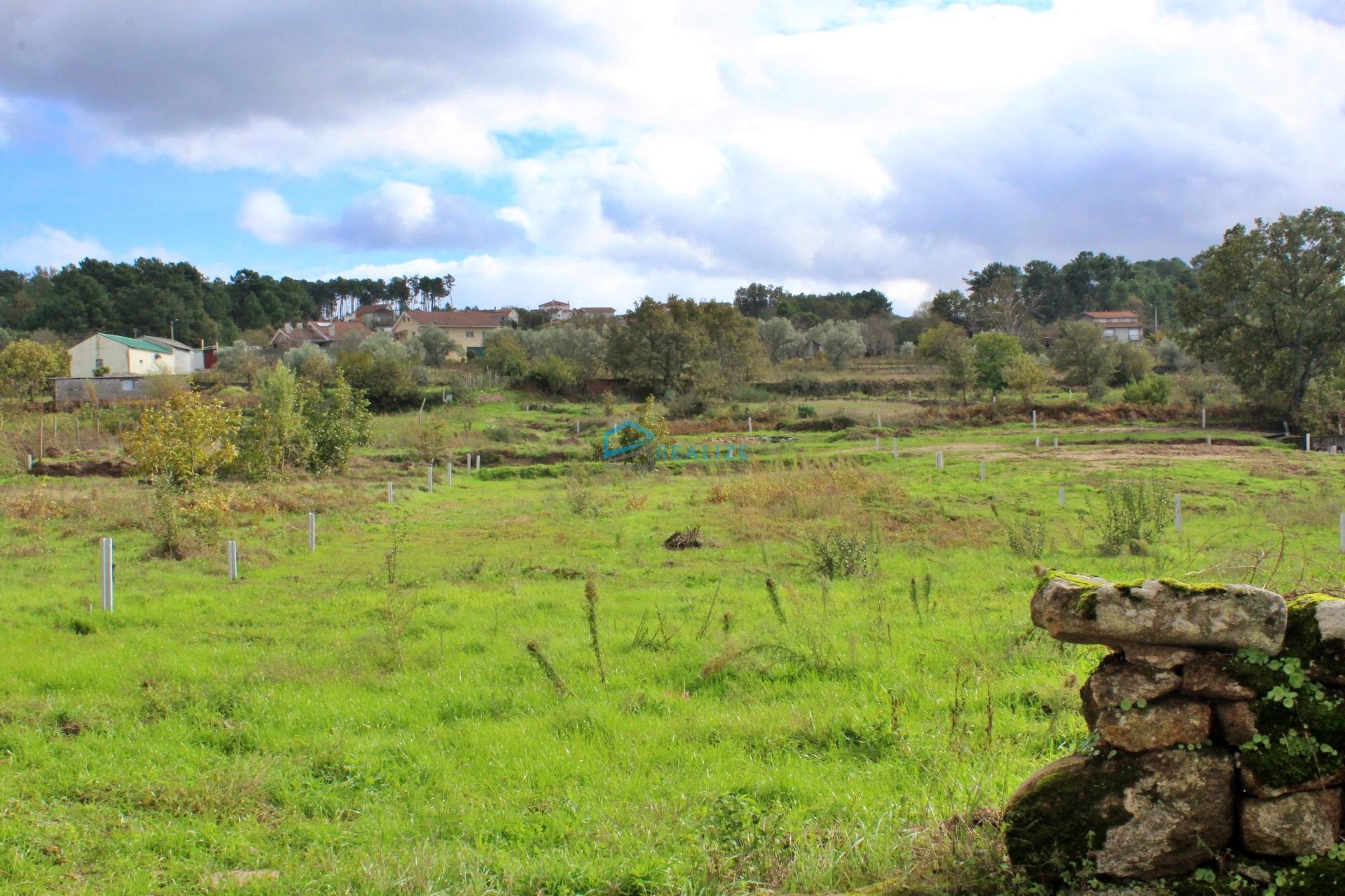 Terreno com 1495 m2