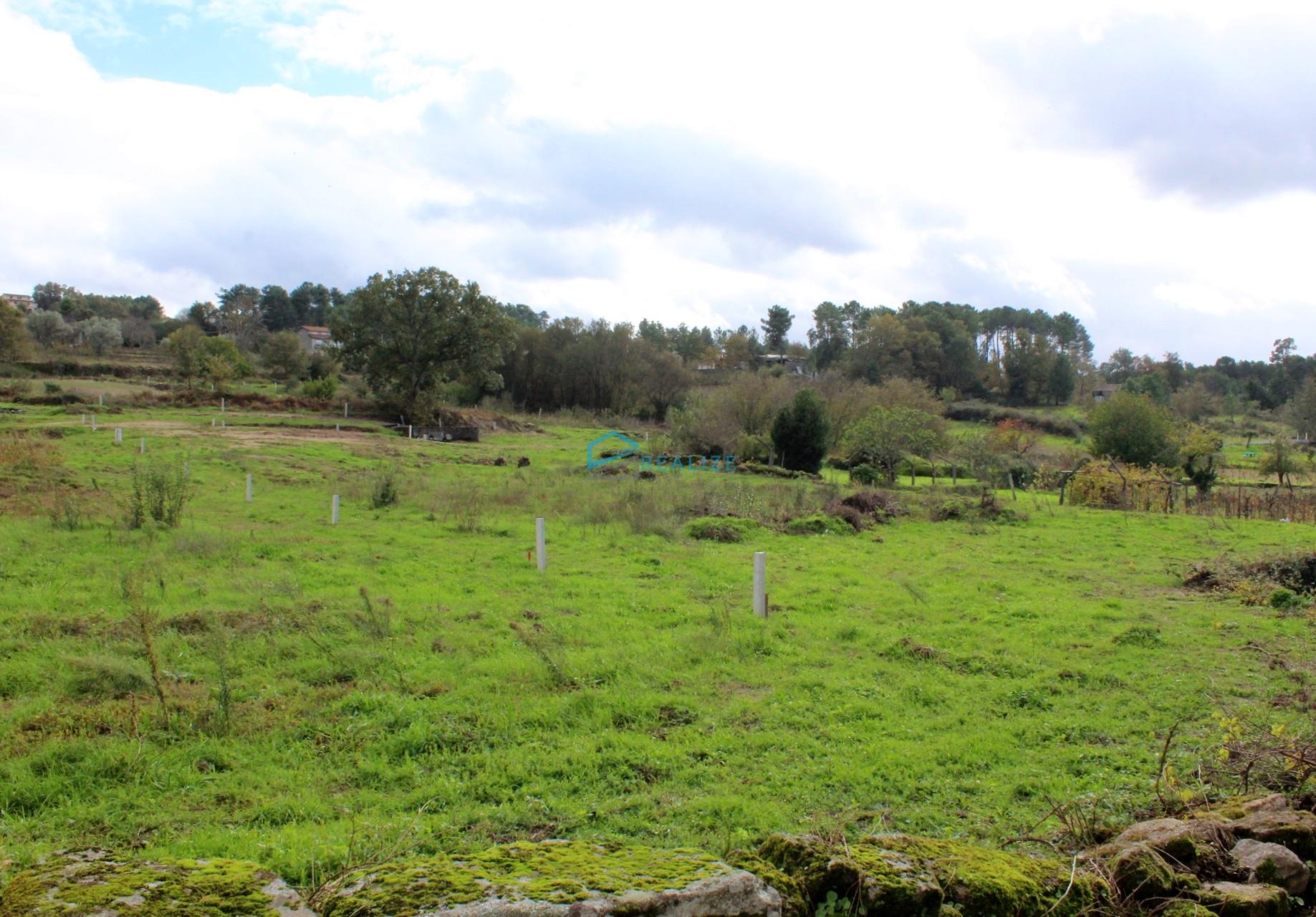 Terreno com 1495 m2