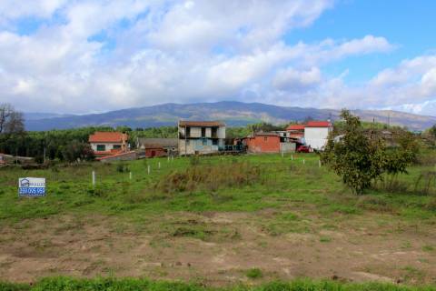 Terreno com 1495 m2