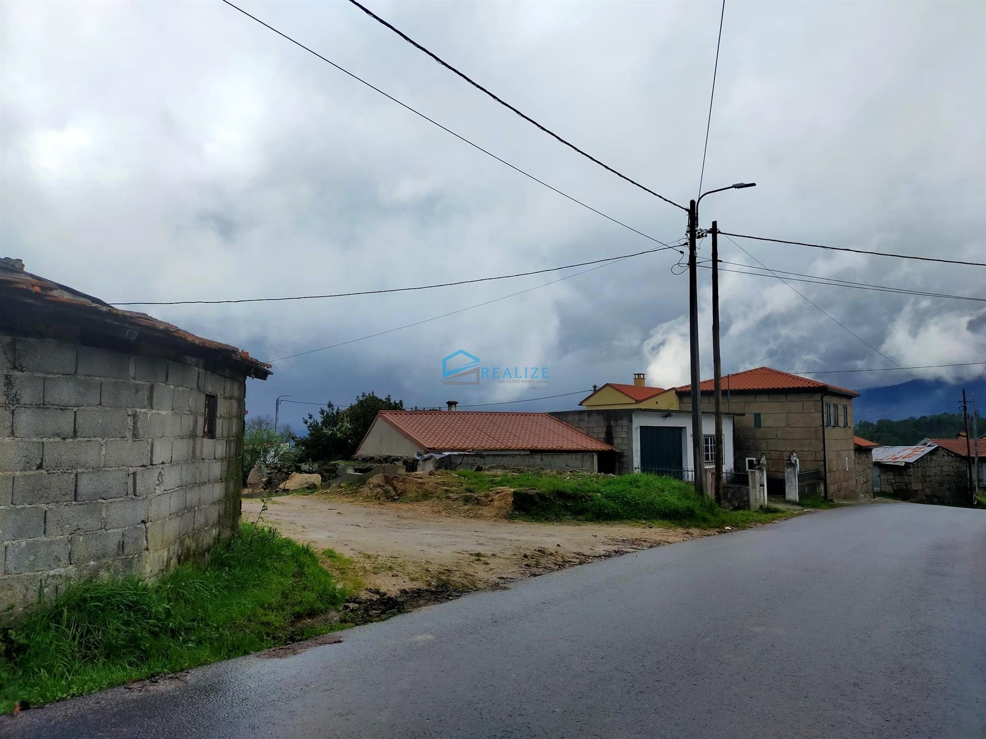 Ruína para reconstrução em Varge