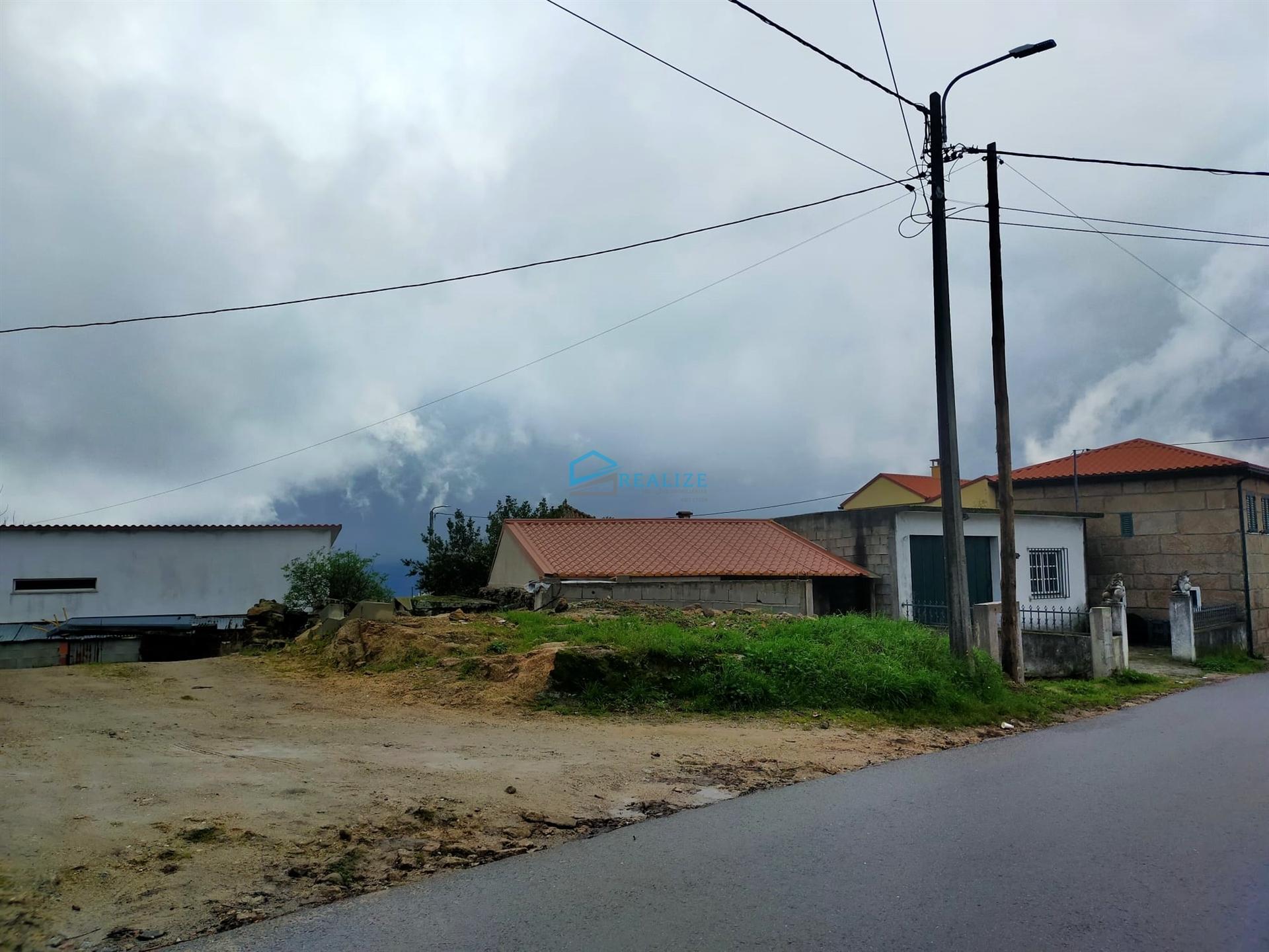 Ruína para reconstrução em Varge