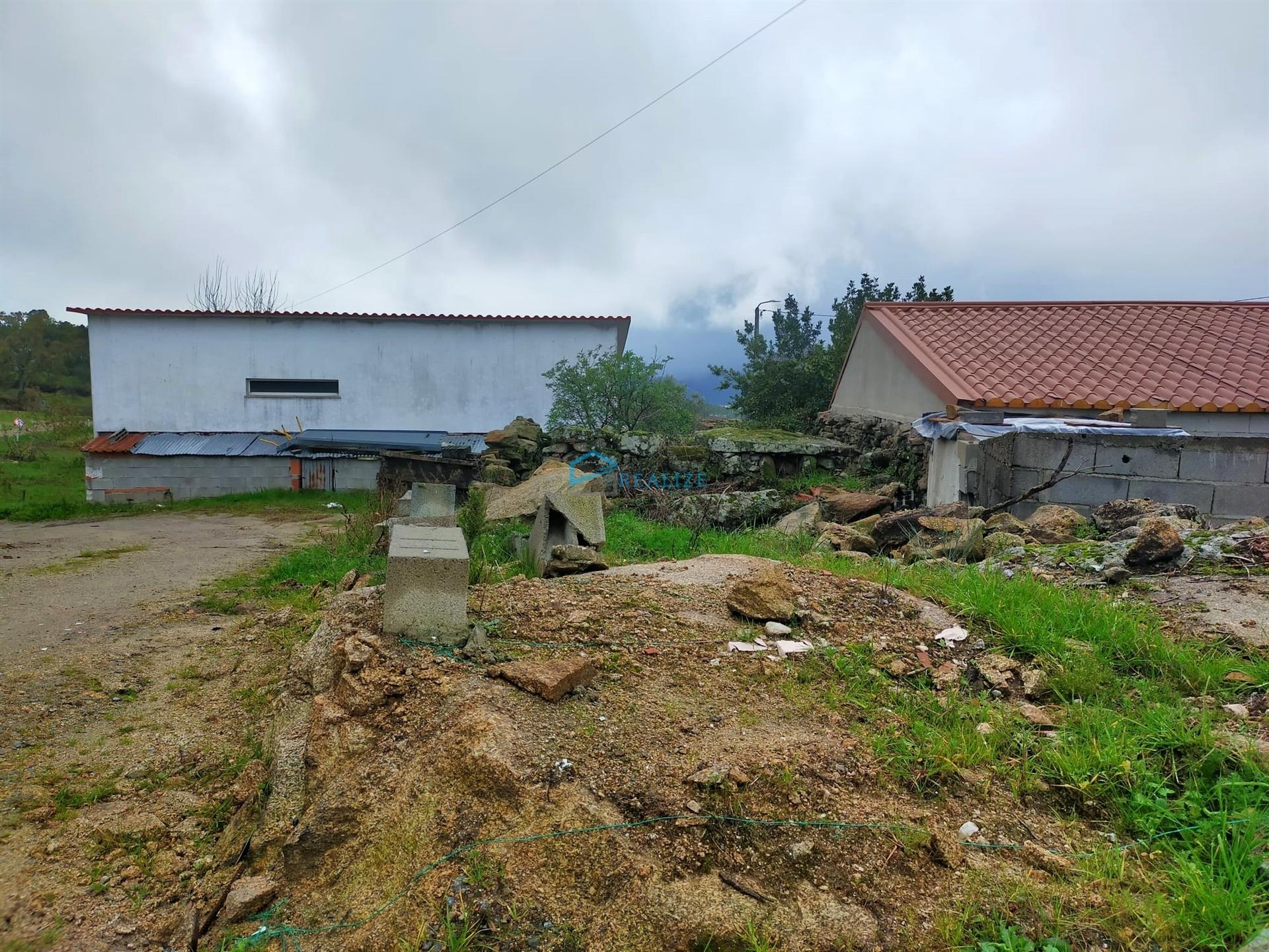 Ruína para reconstrução em Varge