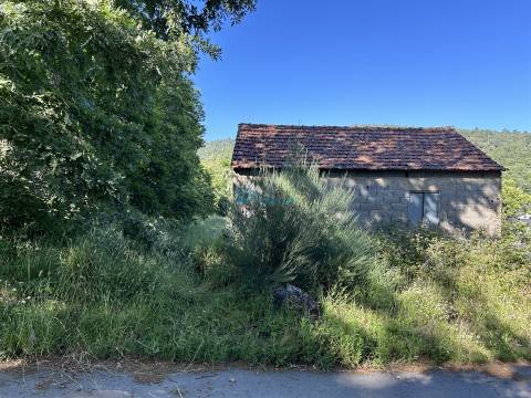 Moradia para Restaurar  Venda em Pena, Quintã e Vila Cova,Vila Real