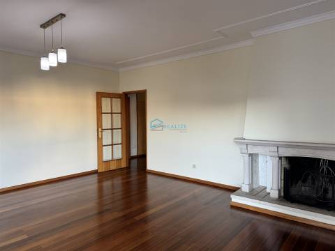 Apartamento T4 Venda em Vila Real (Nossa Senhora da Conceição, São Pedro e São Dinis),Vila Real