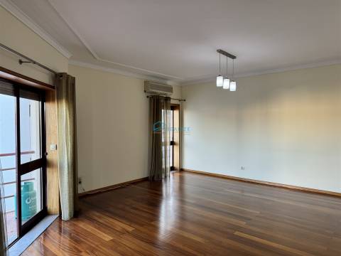 Apartamento T4 Venda em Vila Real (Nossa Senhora da Conceição, São Pedro e São Dinis),Vila Real
