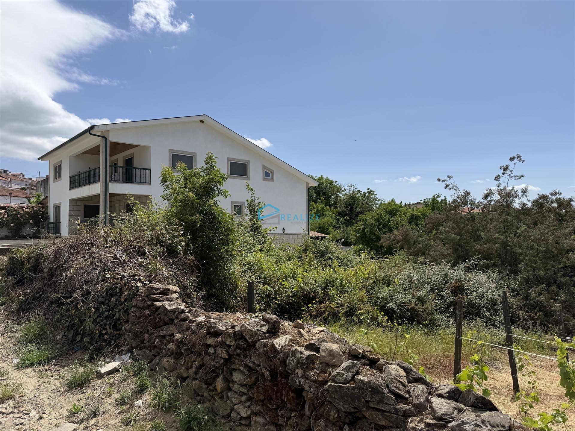 Terreno para construção em Sanfins do Douro, Alijó