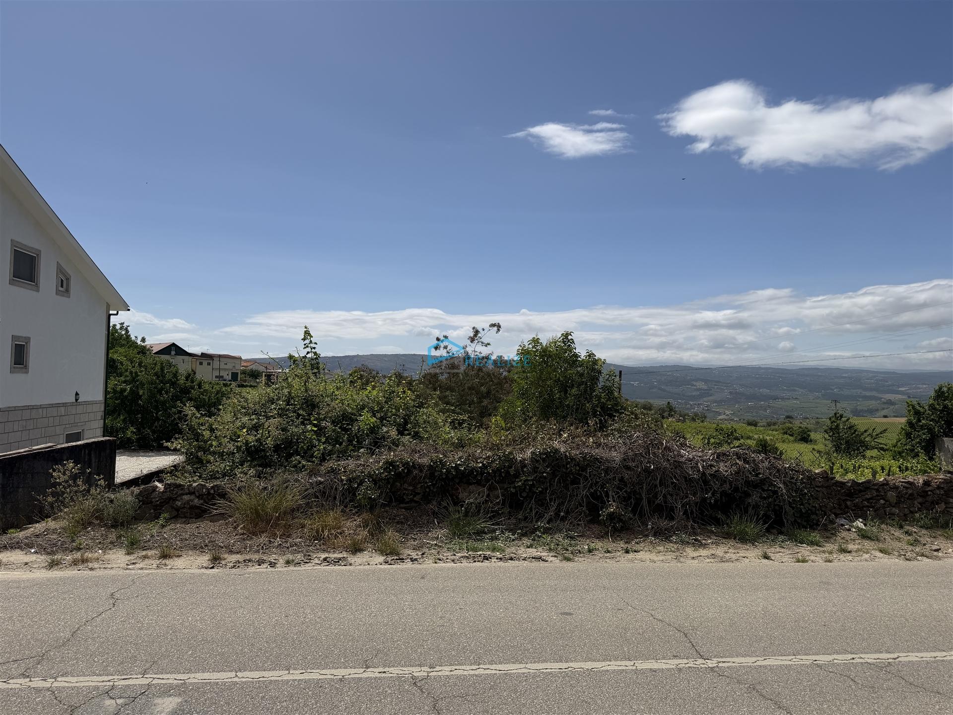 Terreno para construção em Sanfins do Douro, Alijó