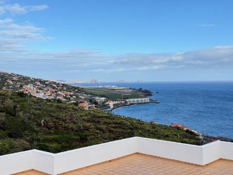 🏡 Moradia T3 de Luxo - Piscina Panorâmica e Vista Mar Definitiva