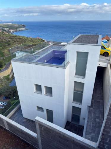 🏡 Moradia T3 de Luxo - Piscina Panorâmica e Vista Mar Definitiva