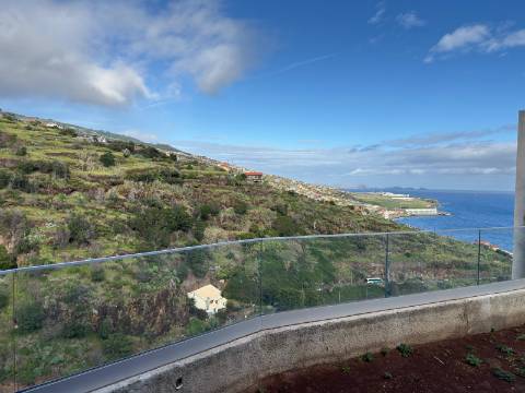 🏡 Moradia T3 de Luxo - Piscina Panorâmica e Vista Mar Definitiva