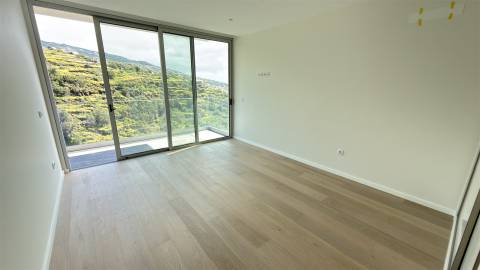 🏡 Moradia T3 de Luxo - Piscina Panorâmica e Vista Mar Definitiva