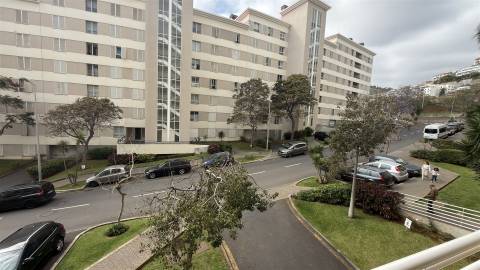 Apartamento T2 Arrendamento em São Martinho,Funchal