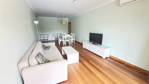 Apartamento T2 Arrendamento em São Martinho,Funchal