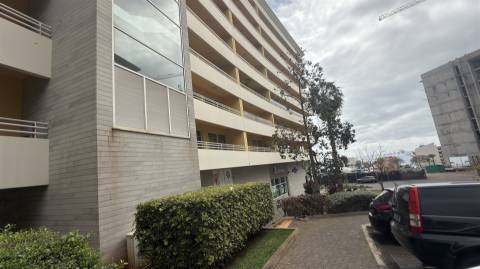 Apartamento T2 Arrendamento em São Martinho,Funchal