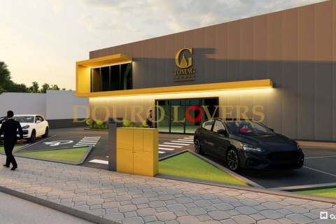 Terreno industrial com projeto aprovado para construção de 2 armazéns na zona Industrial em Serzedo.