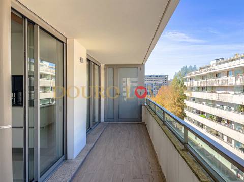 Apartamento T4 NOVO