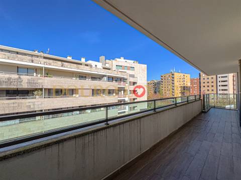 Apartamento T4 NOVO