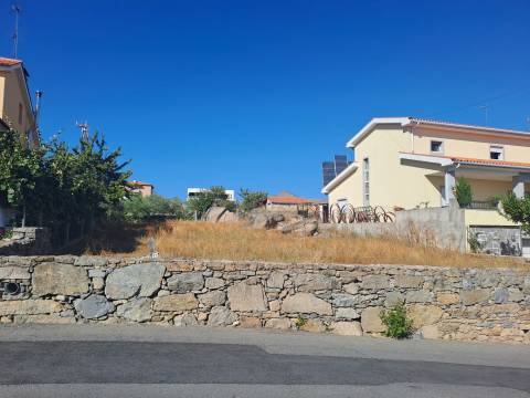 Terreno para construção, Miranda do Douro