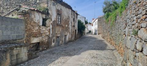 Moradia para Restaurar T2 Venda em Miranda do Douro,Miranda do Douro