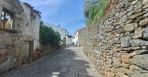 Moradia para Restaurar T2 Venda em Miranda do Douro,Miranda do Douro