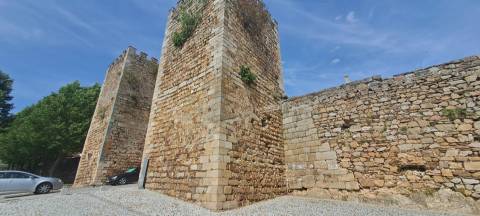 Moradia para Restaurar T2 Venda em Miranda do Douro,Miranda do Douro