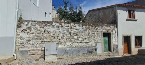 Moradia para Restaurar T3 Venda em Miranda do Douro,Miranda do Douro