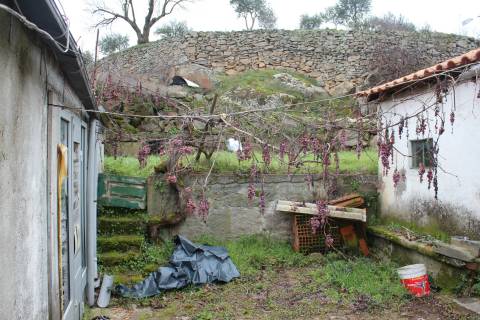 Moradia T3 Venda em Miranda do Douro,Miranda do Douro