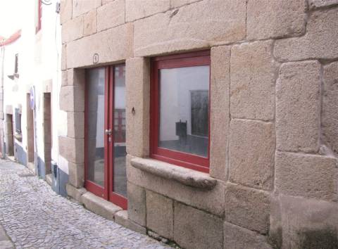 Prédio zona histórica Miranda do Douro