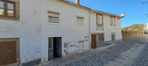 Moradia T2, Miranda do Douro
