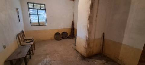 Moradia para restaurar com terreno em S. Martinho de Angueira