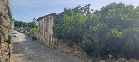 Moradia para Restaurar T2 Venda em Miranda do Douro,Miranda do Douro