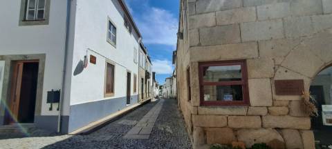 Moradia para Restaurar T3 Venda em Miranda do Douro,Miranda do Douro