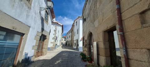 Moradia para Restaurar T3 Venda em Miranda do Douro,Miranda do Douro