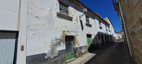 Moradia para Restaurar T3 Venda em Miranda do Douro,Miranda do Douro