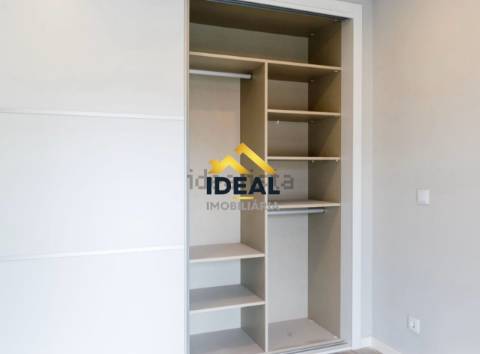 Moradia Geminada T4 DUPLEX Venda em Fernão Ferro,Seixal