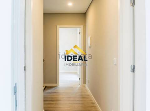 Moradia Geminada T4 DUPLEX Venda em Fernão Ferro,Seixal