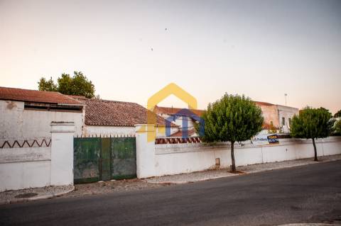 Armazém  Venda em Estremoz (Santa Maria e Santo André),Estremoz