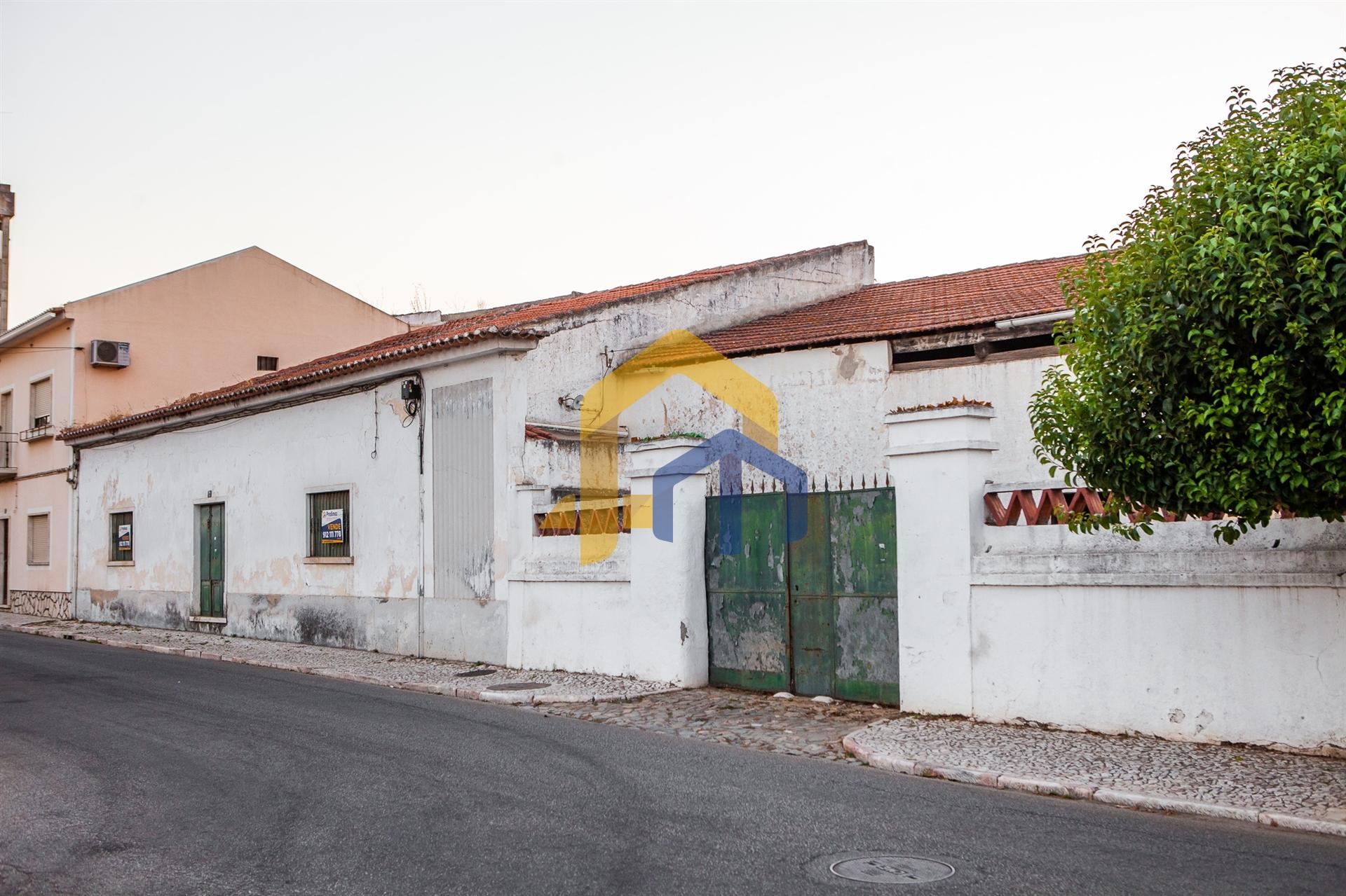 Armazém  Venda em Estremoz (Santa Maria e Santo André),Estremoz