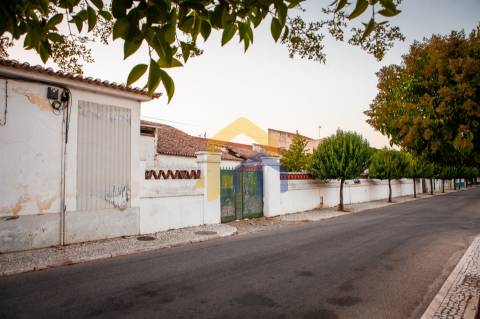 Armazém  Venda em Estremoz (Santa Maria e Santo André),Estremoz