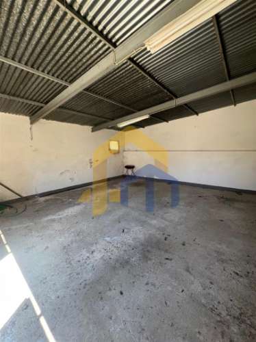 Moradia T4, no centro de Estremoz com quintal