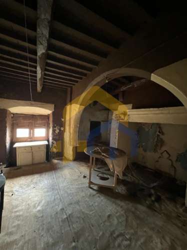 Prédio T5,  zona histórica de Estremoz, junto à Pousada Rainha Santa Isabel