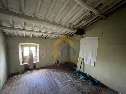 Prédio T5,  zona histórica de Estremoz, junto à Pousada Rainha Santa Isabel