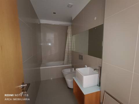 Apartamento T0+1 Arrendamento em Glória e Vera Cruz,Aveiro