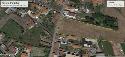 Terreno com viabilidade construtiva em Estarreja.