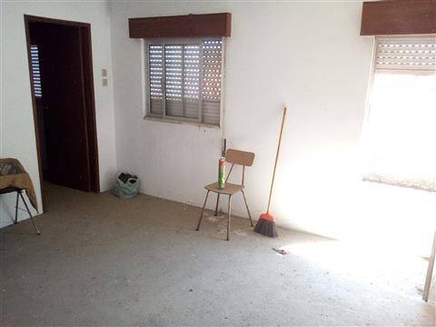 Moradia T3 para restaurar S. João da Pesqueira.